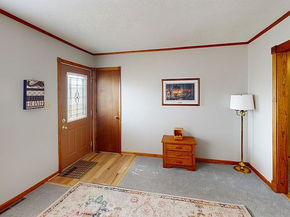 4th image of 300 Crescent Dr