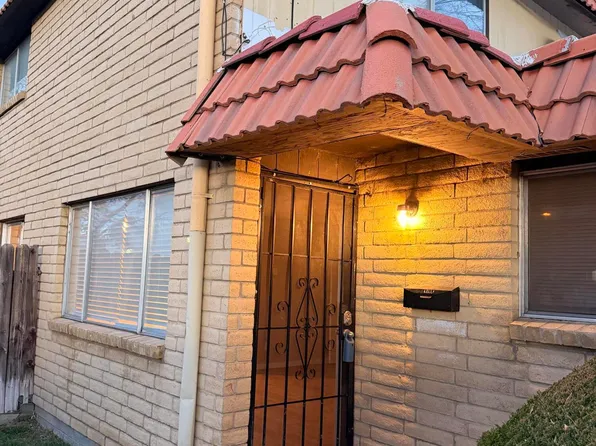 3300 Woodside Dr APT 6, Carson City, NV 89701