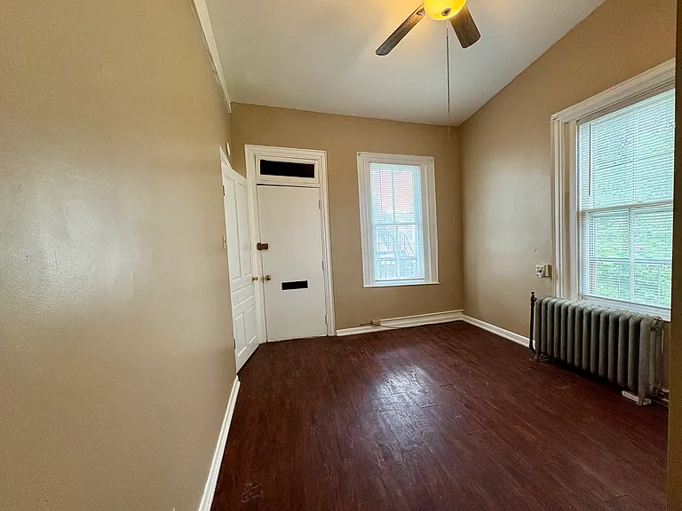 48 E Princess St #2 — Photo 14