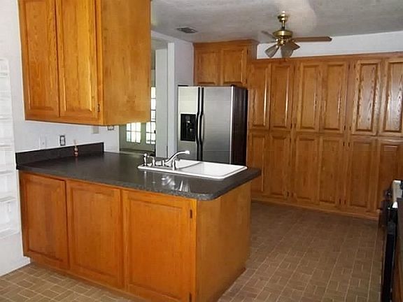 5th image of 2116 Sierra Vista Ct