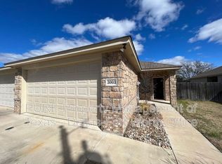 3003 Enchanted Rd, Granbury, TX 76049