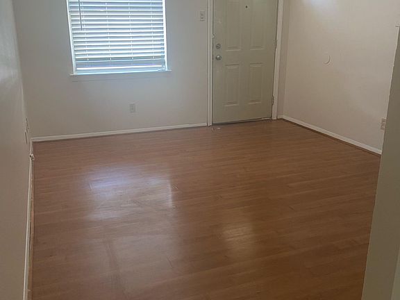 3rd image of 217 Menlo Dr