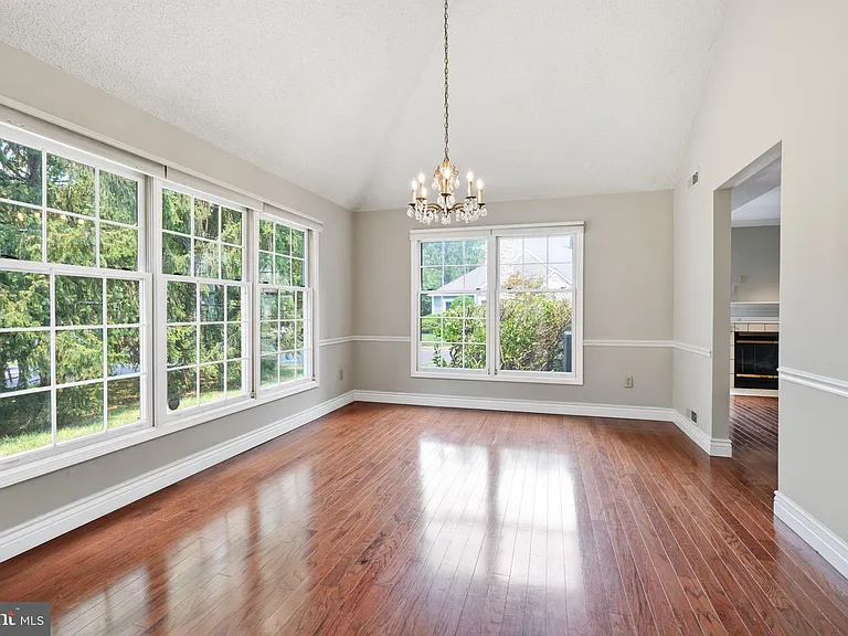 7 Walton Ct — Photo 6