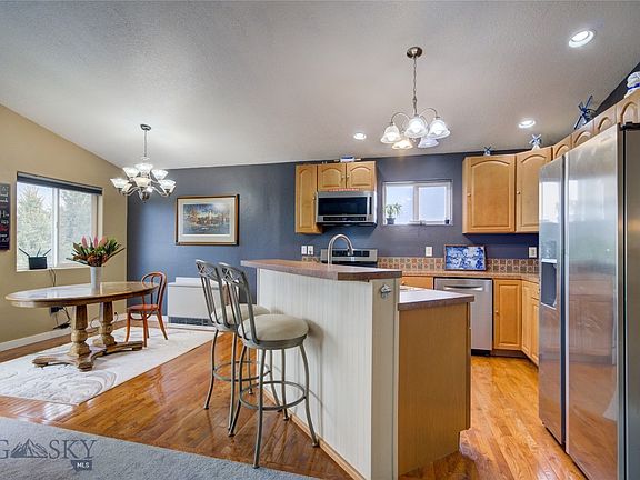 2nd image of 7040 Skylark Dr