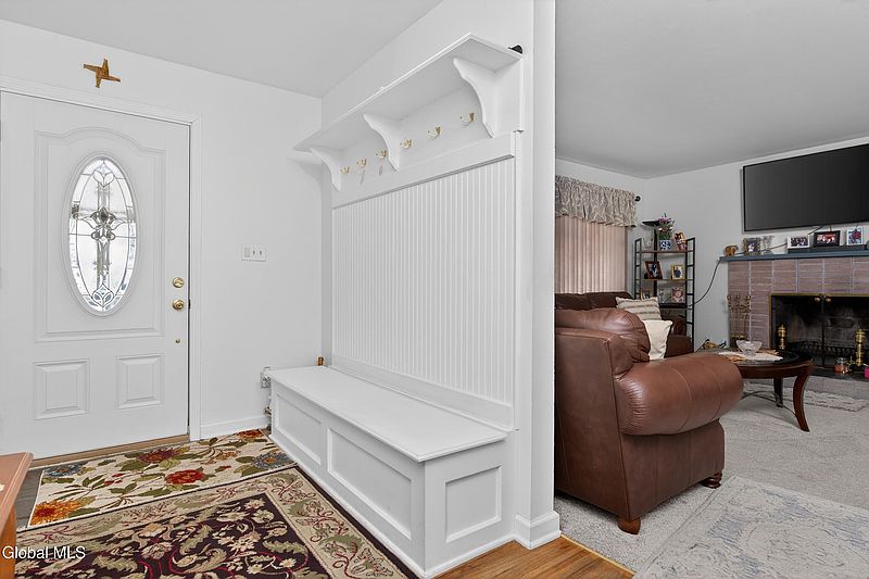 4th image of 6 Nicholas Drive