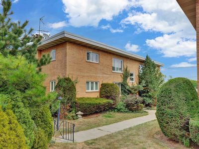 9119 Niles Center Rd APT 2E, Skokie, IL, 60076