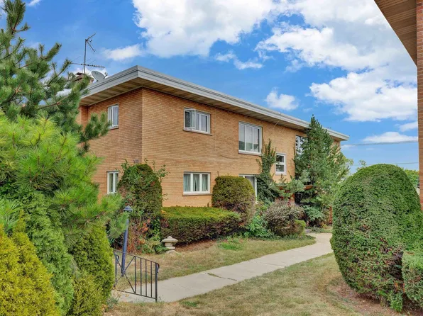 9119 Niles Center Rd APT 2E, Skokie, IL 60076