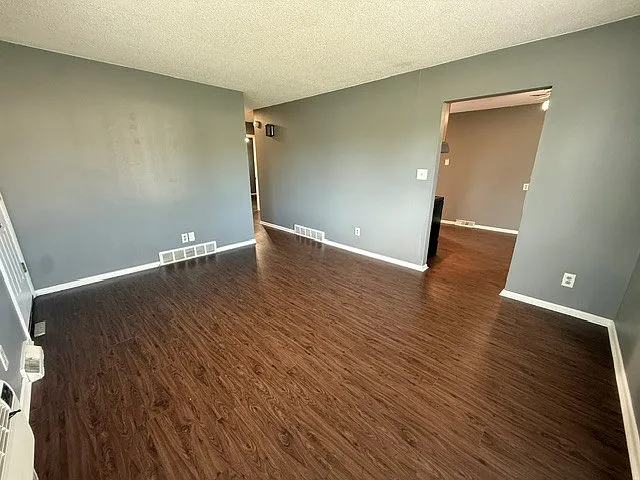 3 bed, 785 sqft, $1,700 — Photo 4