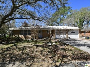 2713 Meadow Ln, El Campo, TX 77437