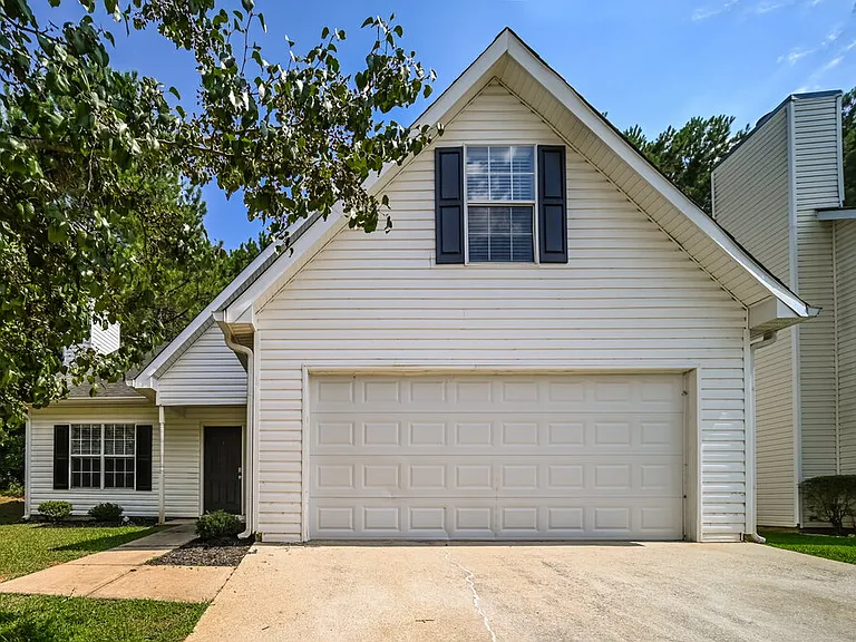 1205 Redbud Ct — Photo 1