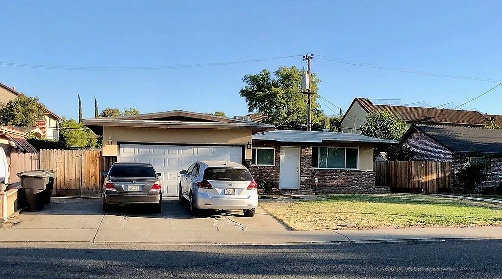 202 Portola Way photo 1