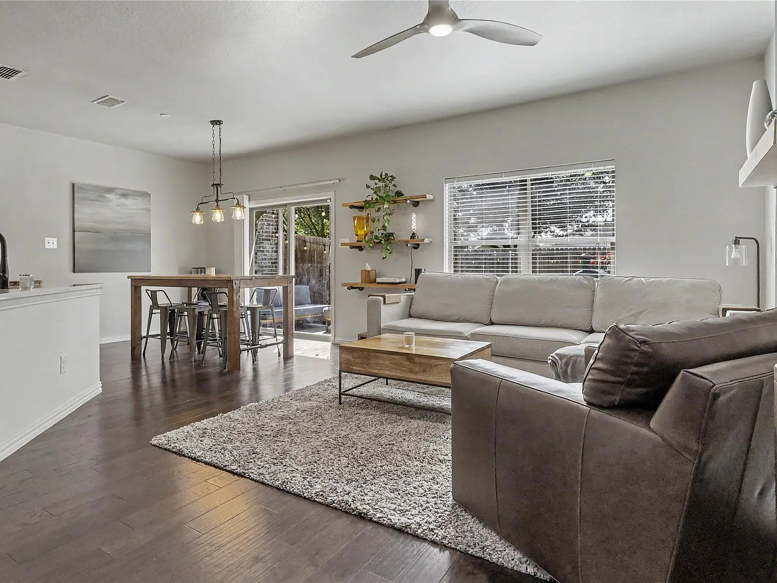 3 bed, 1622 sqft, $2,700 — Photo 4
