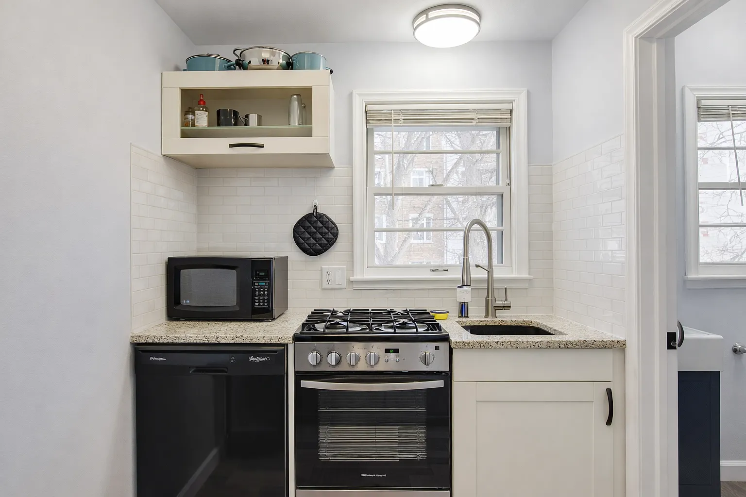 Studio, 600 sqft, $2,150 — Photo 1
