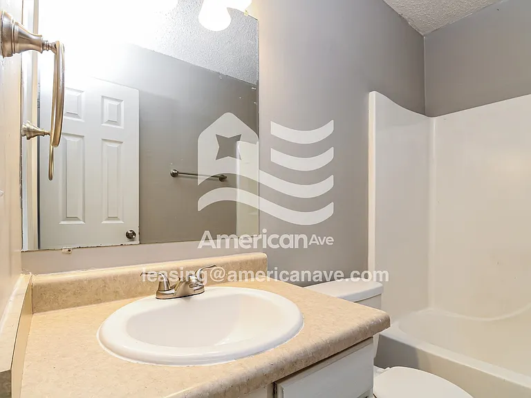 1385_014_bathroom_14.jpg