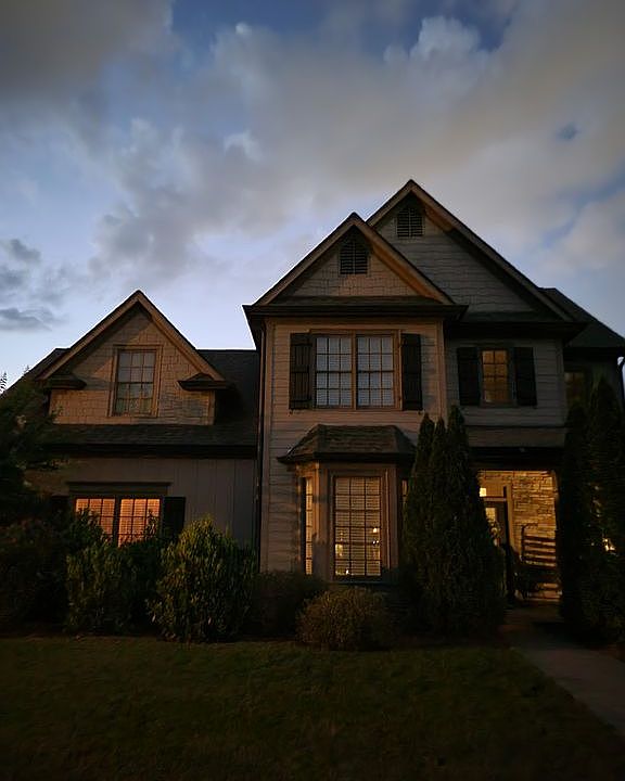 1st image of 7 Grove Park Cir
