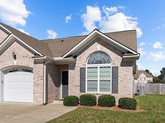 3rd image of 2321 Dovedale Drive #B