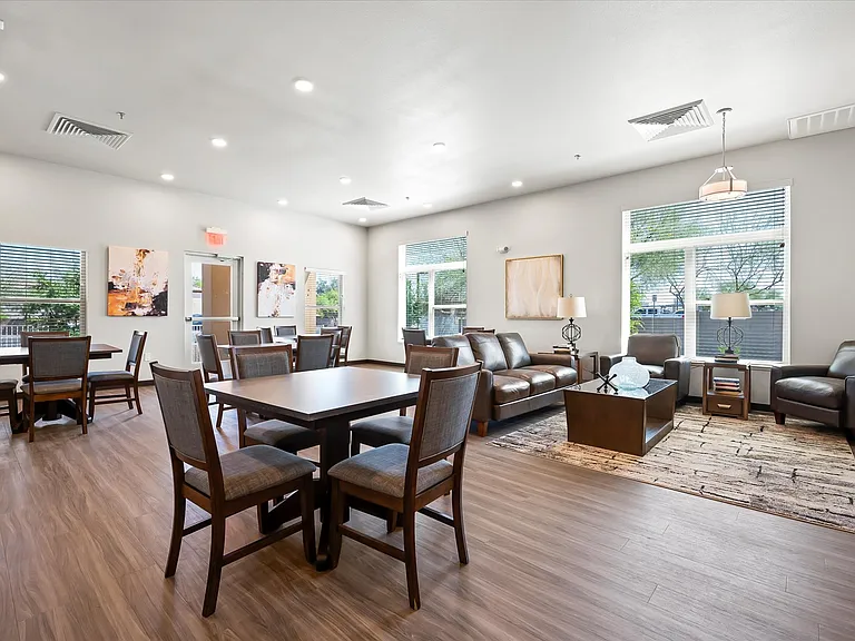 Lynne Village Apartments — Photo 14