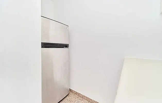 Rented by Mossanen Group | media 8