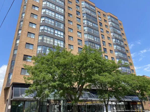 25 Agnes St #302, Mississauga, ON L5B 3X7