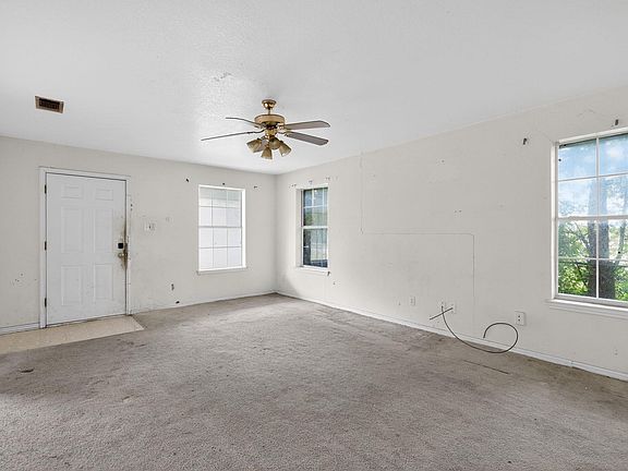 5th image of 1003 S 4th St