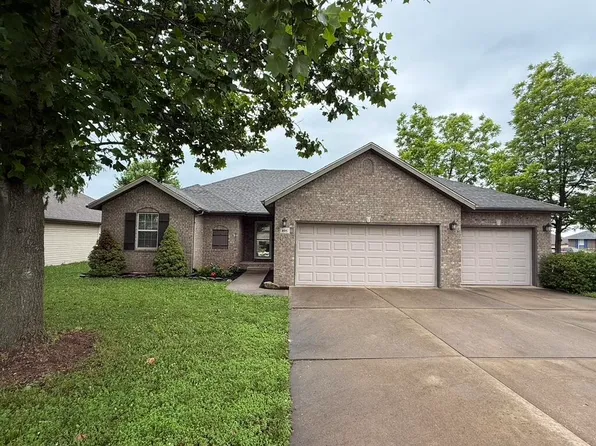 895 W Linwood Avenue, Nixa, MO 65714