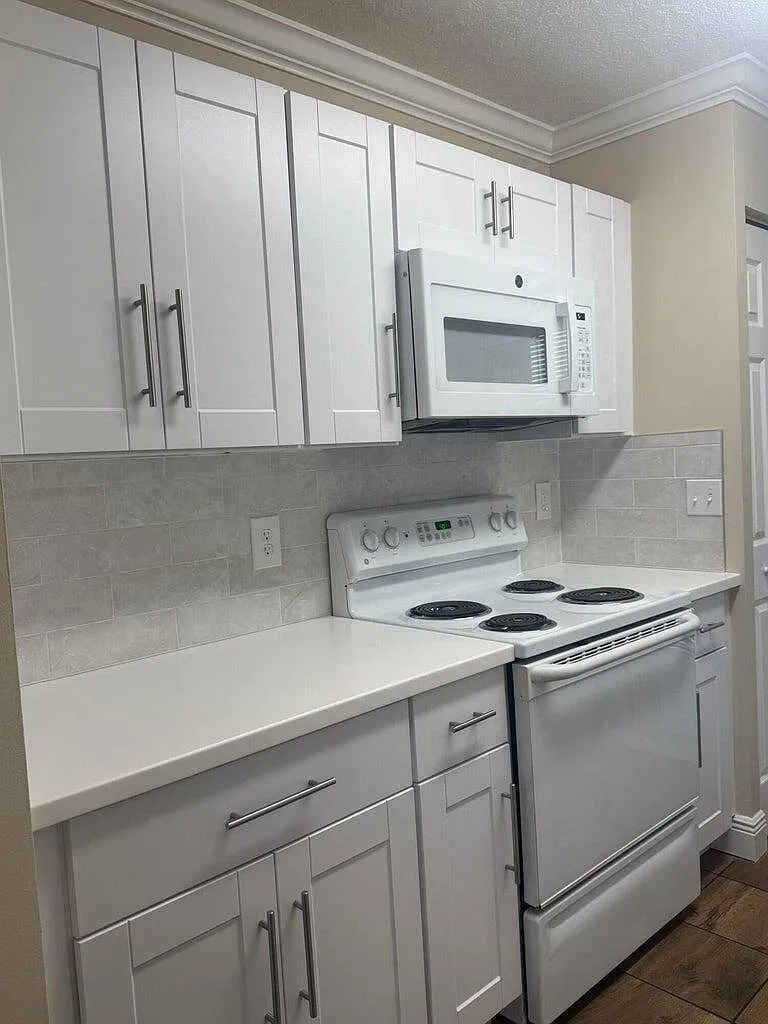 Building Photo - 1139 Town Center Dr #11