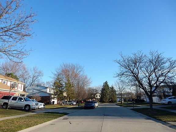 5th image of 7044 Camelot Dr