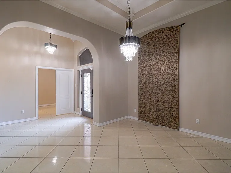 6842 Old Square Dr — Photo 5