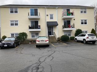 5300 N Main St APT 9, Fall River, MA 02720