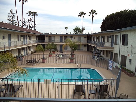4th image of 5747 Laurel Canyon Blvd APT 35