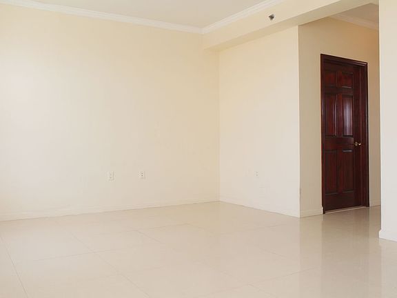 3rd image of 10210 Queens Blvd APT 802