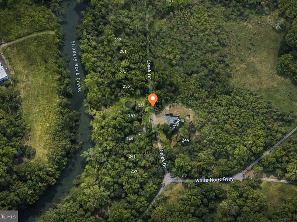 Creek Dr, Slippery Rock, PA 16057