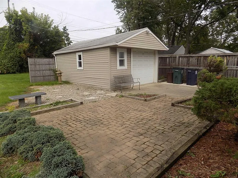 3602 Ravena Ave — Photo 3