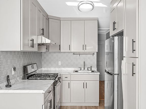 2nd image of 10219 Avenue N