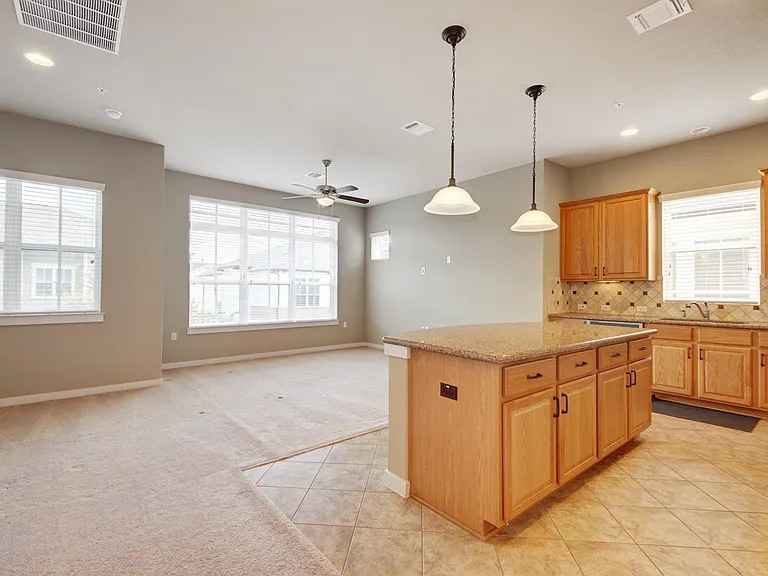 2806 Moreno St — Photo 6
