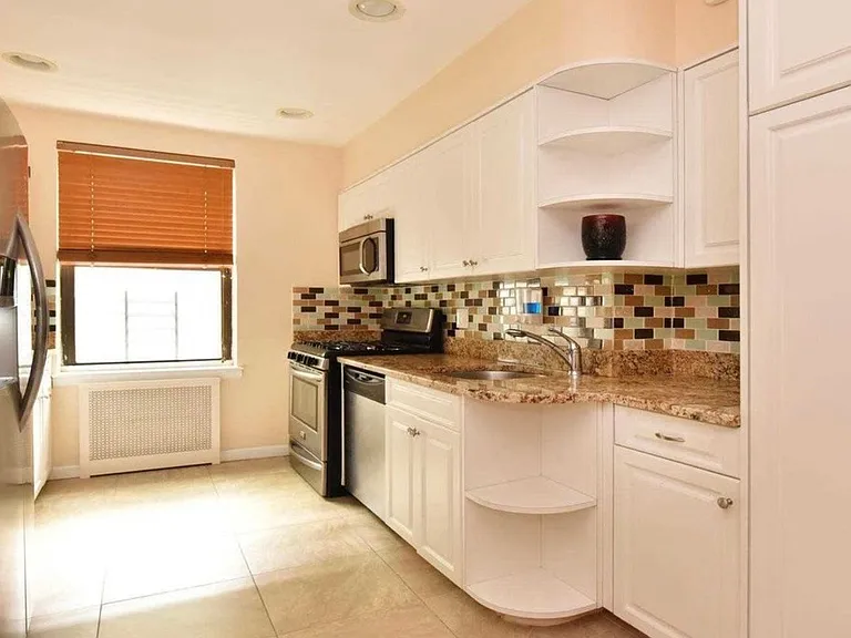 90 Schenck Ave — Photo 11