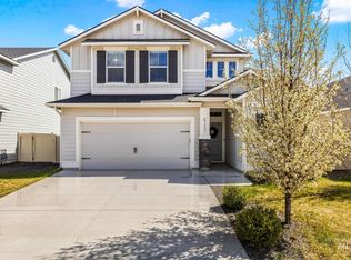 6152 N Hood Ave, Meridian, ID 83646