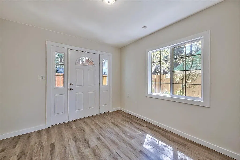 1 bed, $2,100 — Photo 3
