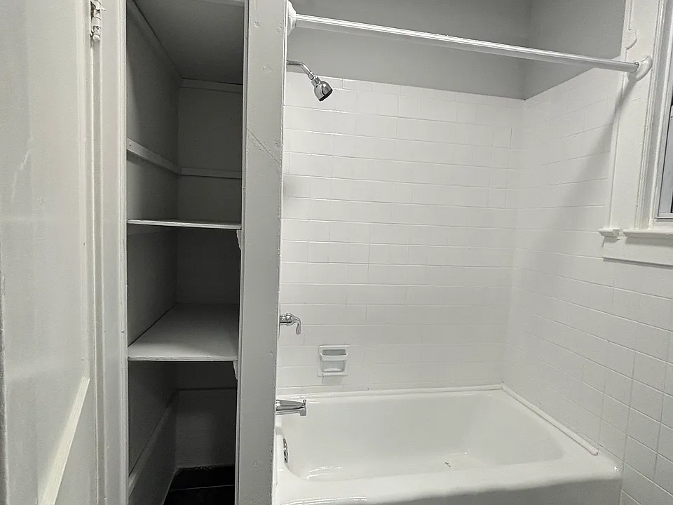 1008 Drake Ave #Single fam — photo 11 of 12