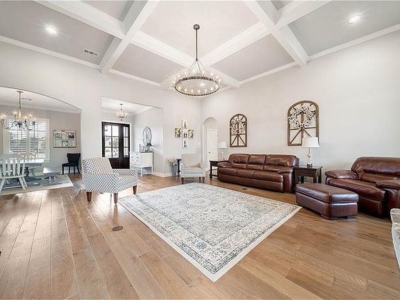 4th image of 198 Deer Field Ln