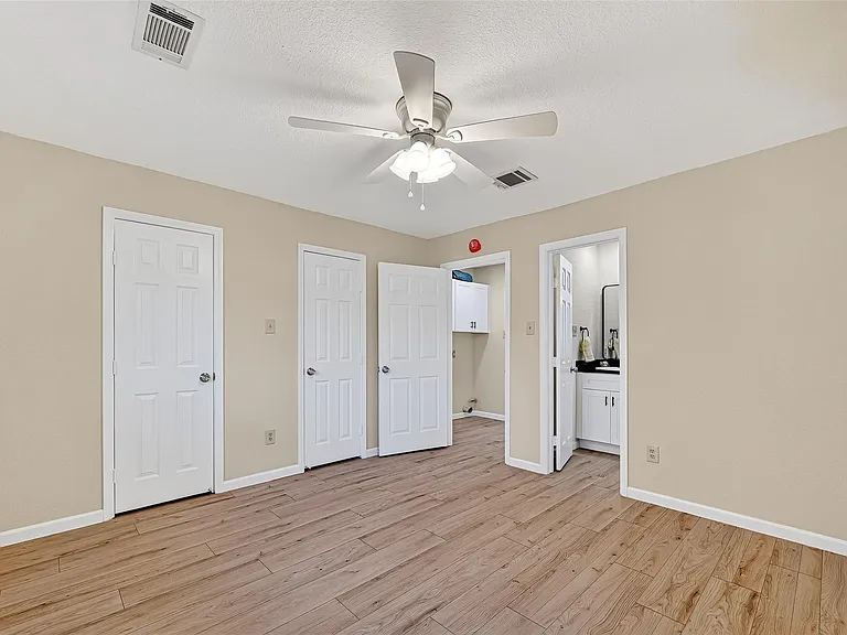 13822 Northlake Dr — Photo 6