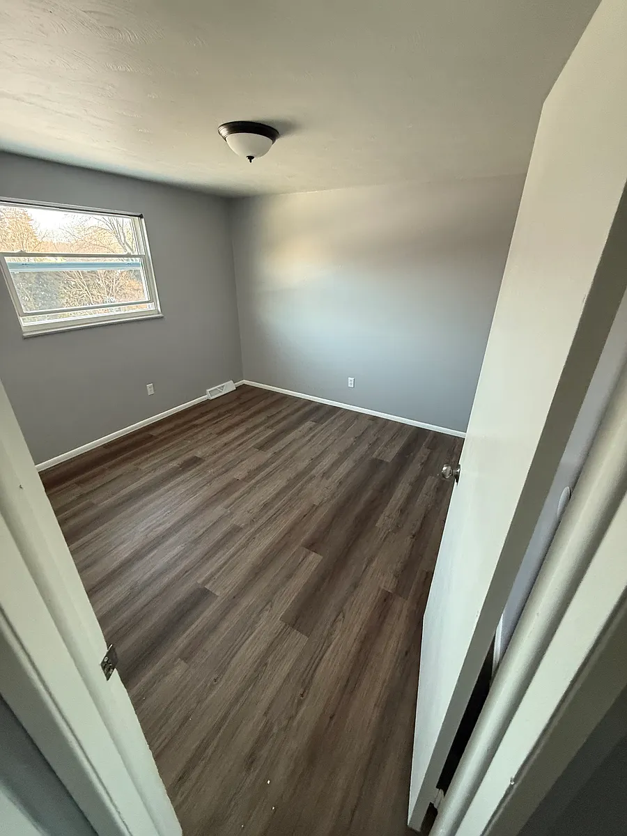 Building Photo - 2633 Edelweiss St NE #4