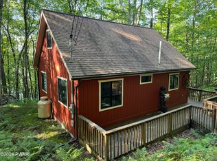 82 Ridge Rd, Lake Ariel, PA 18436