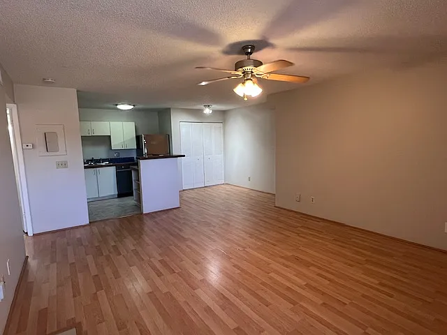 1 bed, 712 sqft, $1,200 — Photo 3