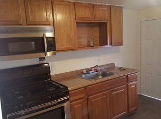 2808 E Victoria St, Philadelphia, PA