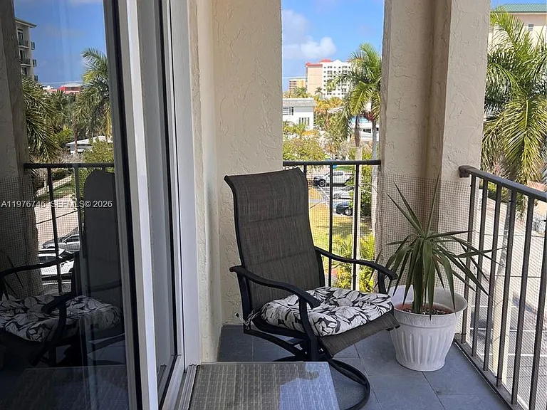 400 N Riverside Dr #410 — Photo 10