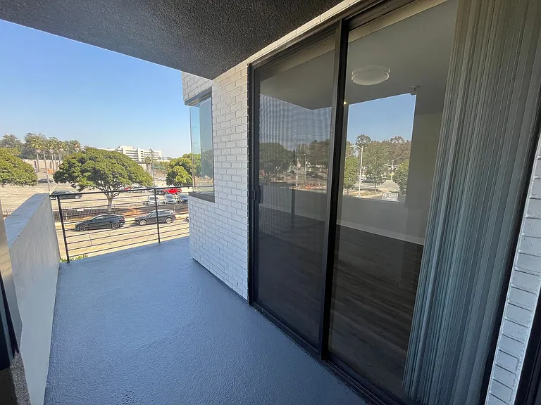 1223 Federal Ave — Photo 46