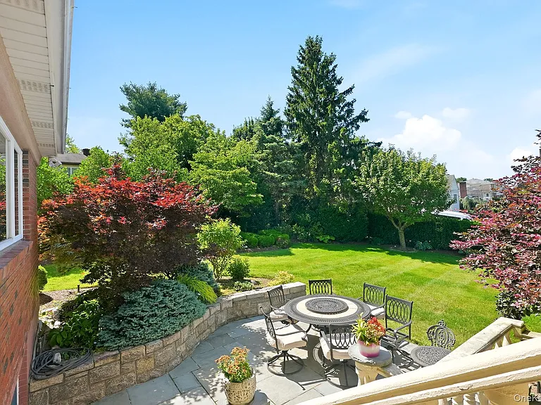 316 Gainsborg Ave #2 — Photo 24