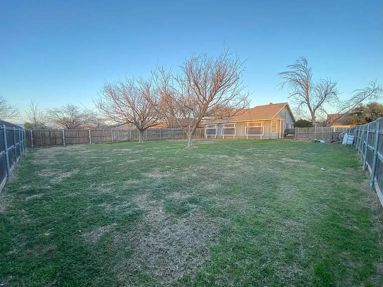 8026 Bonnie Cir — Photo 15