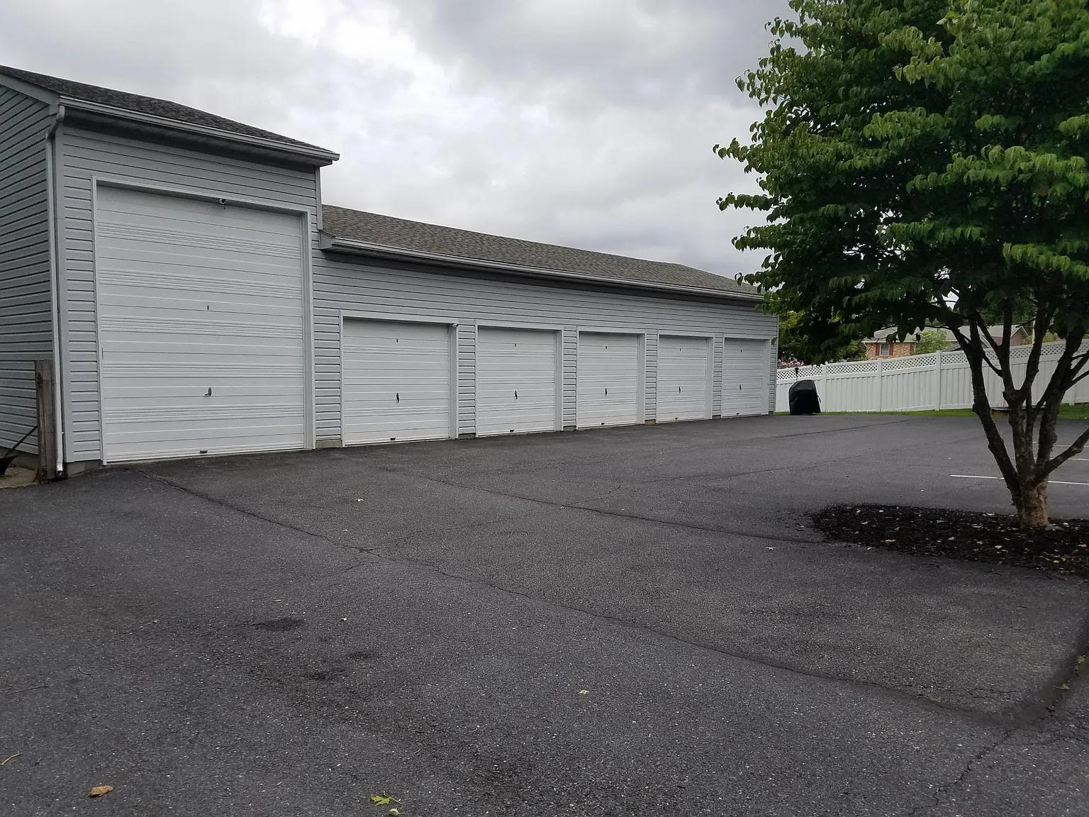 2 bed, 1.5 bath, 820 sqft, $1,750 — Photo 3
